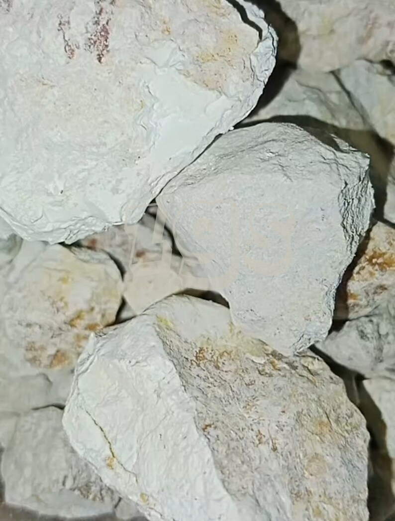 Bentonite White Silky Edible Clay Knowns as Hyderabadi Khadi, Famous