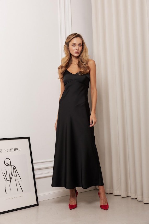 Elegant Black Satin Maxi Dress With Adjustable Straps – Formal