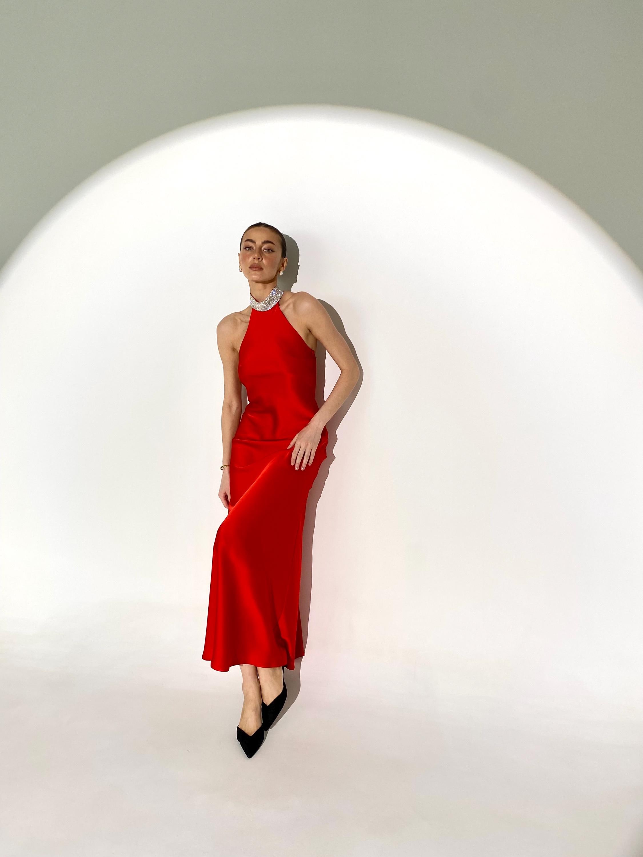 red silk halter dress HALTERNECK MATT MIDI a 20% cancellation fee will be applied. Yve Halter Dress In Fire