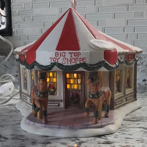 Big Top toy Shoppe Santa&#39;s Workbench lighted house collection 2003 Victorian Series