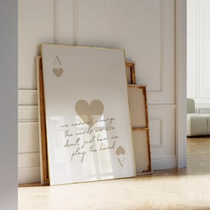 Poster di tendenza con stampa beige marrone con citazione positiva, estetica, carta da gioco, carrello da bar retrò, arte murale digitale, preppy glamour, funky