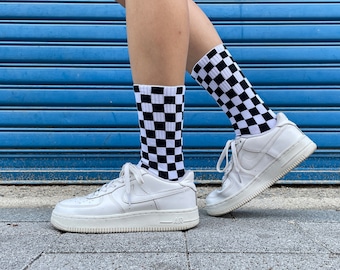 Checkered Smile Cotton Socks: Black and White Knit Crew Socks