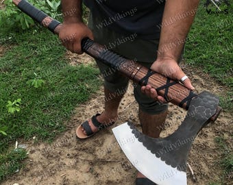 Hacha de batalla vikinga forjada a mano en acero al carbono con mango de palisandro. Hacha para LARP. Regalo para Eric, aniversario, boda de padrinos de boda o cumpleaños.