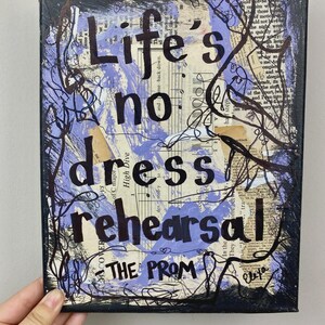 lyrics prom dress Mxmtoon