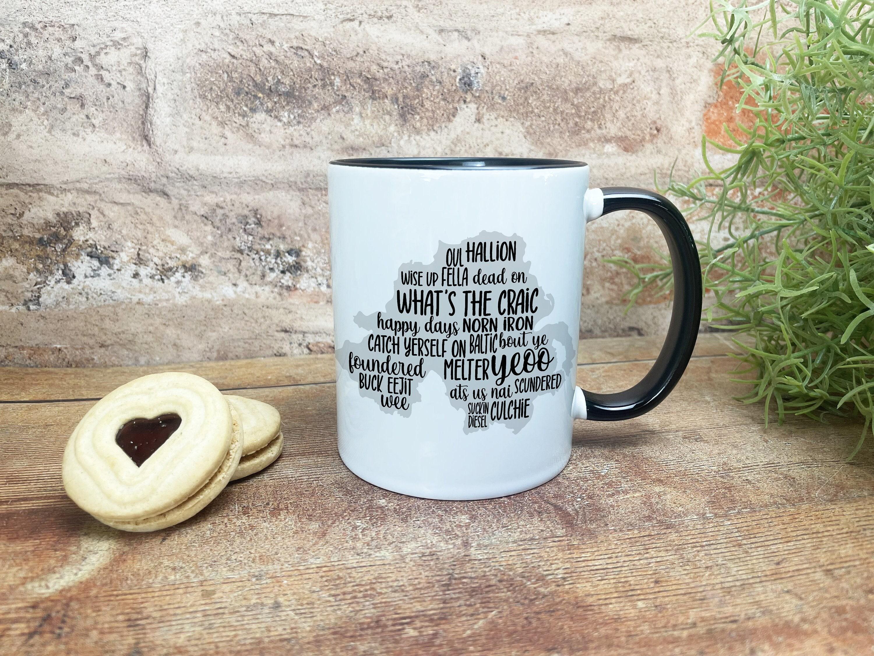 Dialecto y mapa de Irlanda del Norte - Taza de cerámica personalizada - Regalo regional irlandés - Perfecto para amigos y familiares.