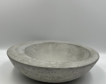 Round concrete bowl