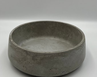 Round concrete fruit bowl