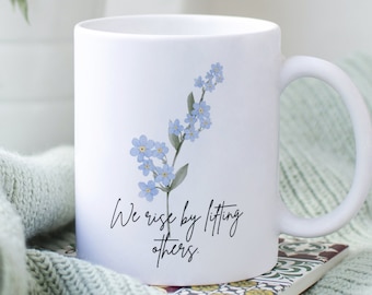 Ci eleviamo sollevando gli altri, tazza in ceramica da 11 once