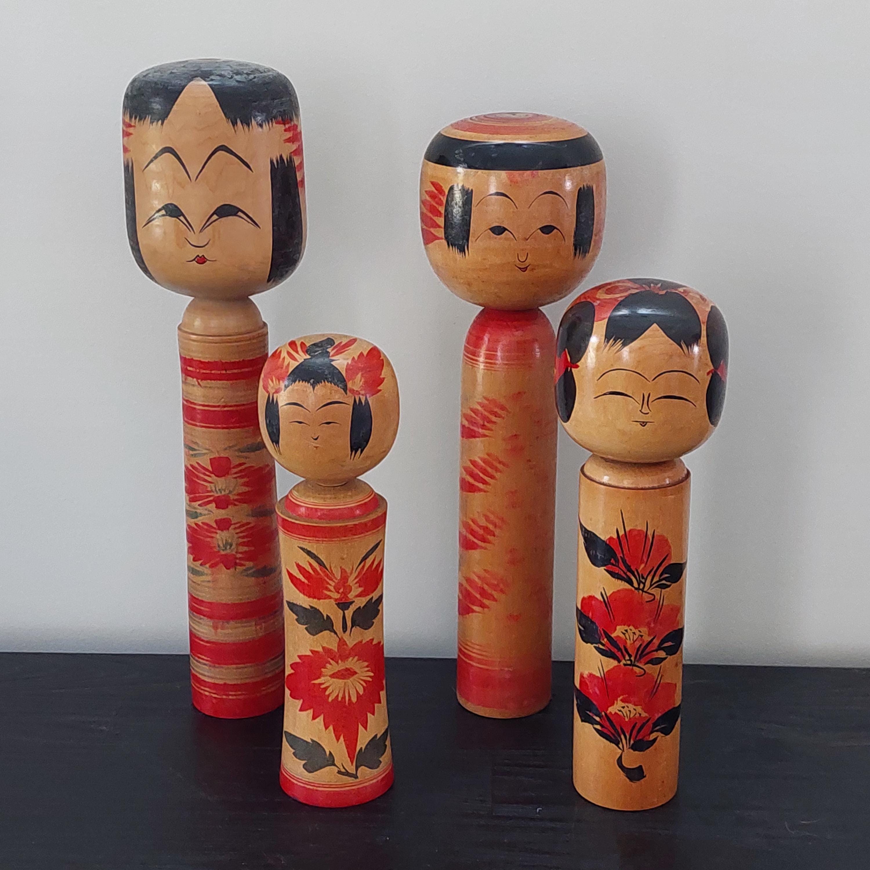 Poupée Kokeshi japonaise vintage en bois signée (H:16cm) - Bois - Japon