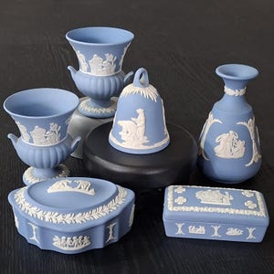 Wedgwood blue vase - Etsy 日本