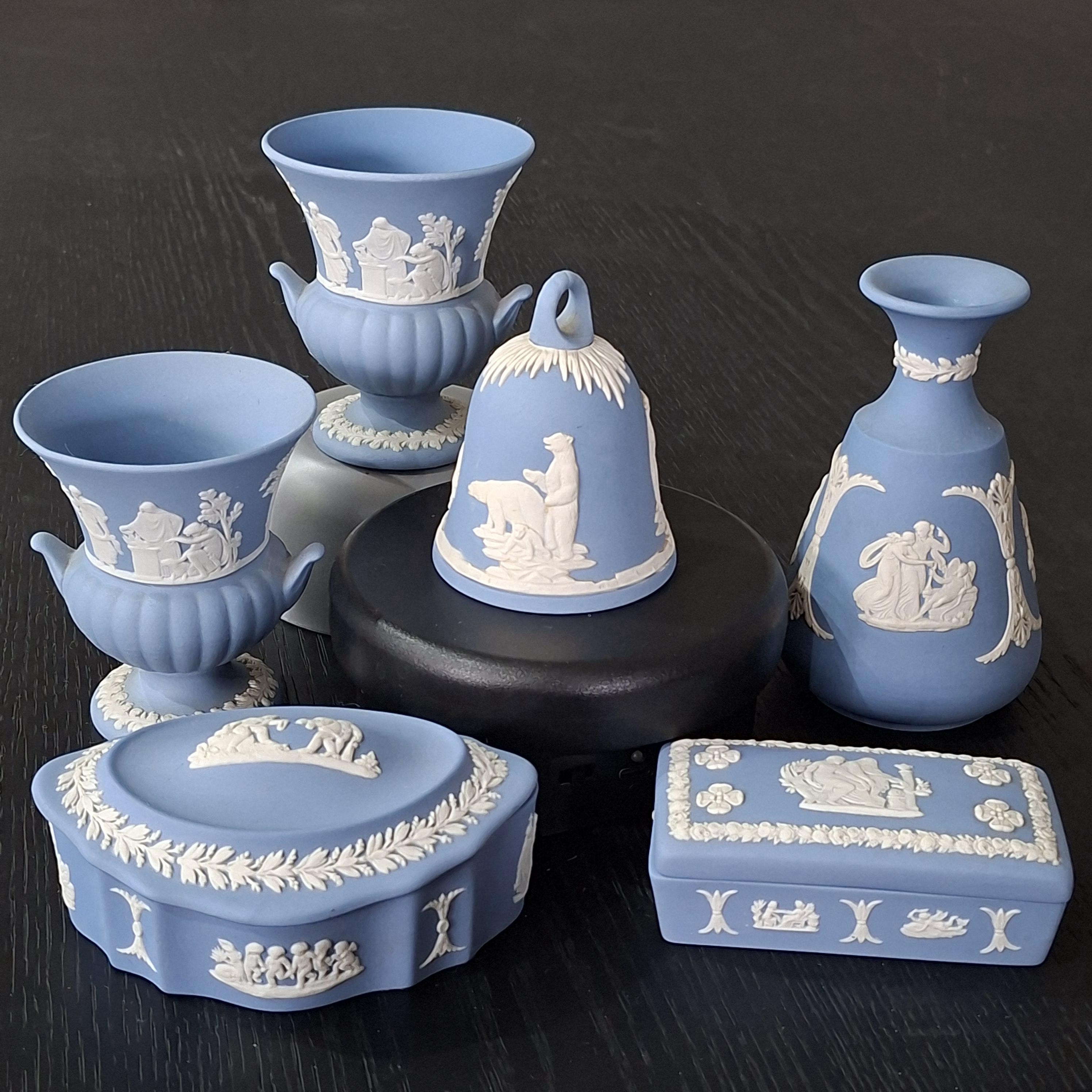Wedgwood blue vase - Etsy 日本