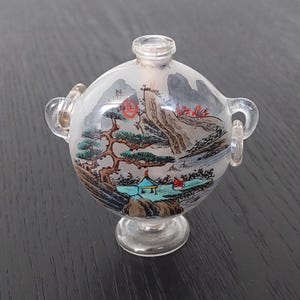 Vintage Reverse Painted Chinese Snuff Bottle