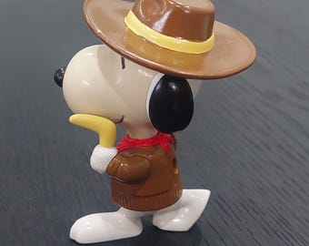 Vintage Snoopy World Tour Toys: 1999 Mcdonalds Happy Meal Figures