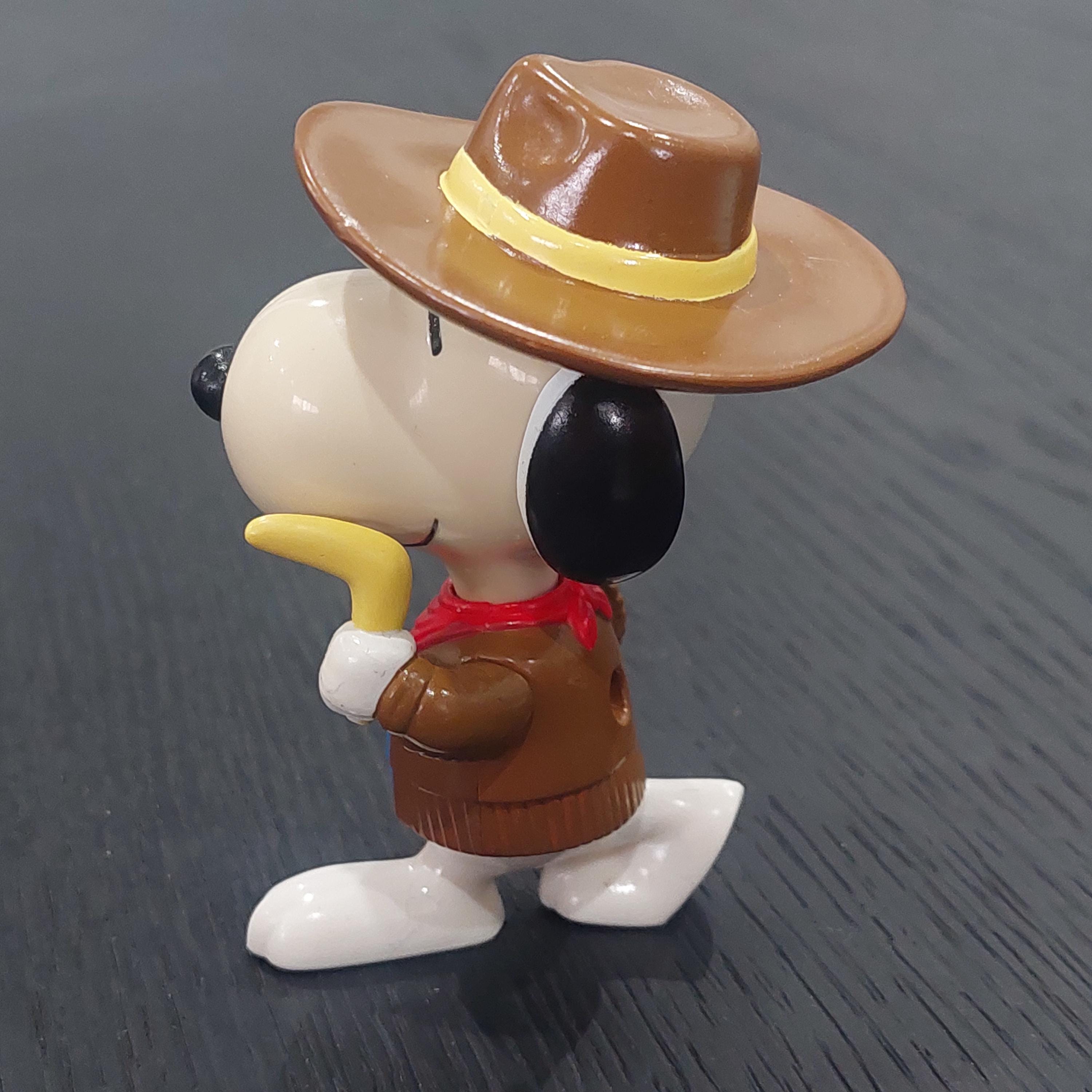 Vintage Snoopy World Tour Toys: 1999 Mcdonalds Happy Meal Figures