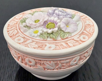 Vintage Floral Trinket Box: Ornate Lidded Keepsake, Ring Box