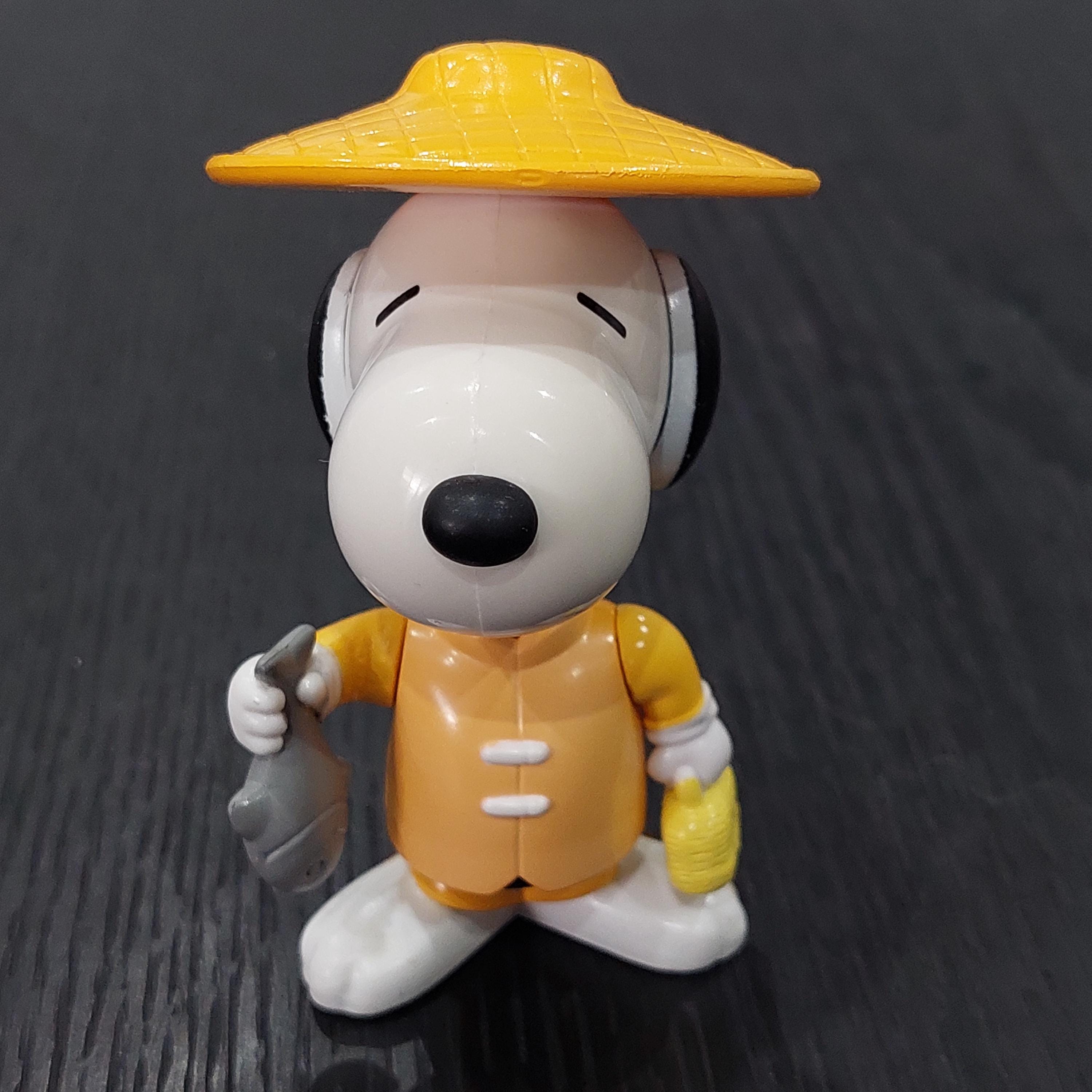 Vintage Snoopy World Tour Toys: 1999 Mcdonalds Happy Meal Figures