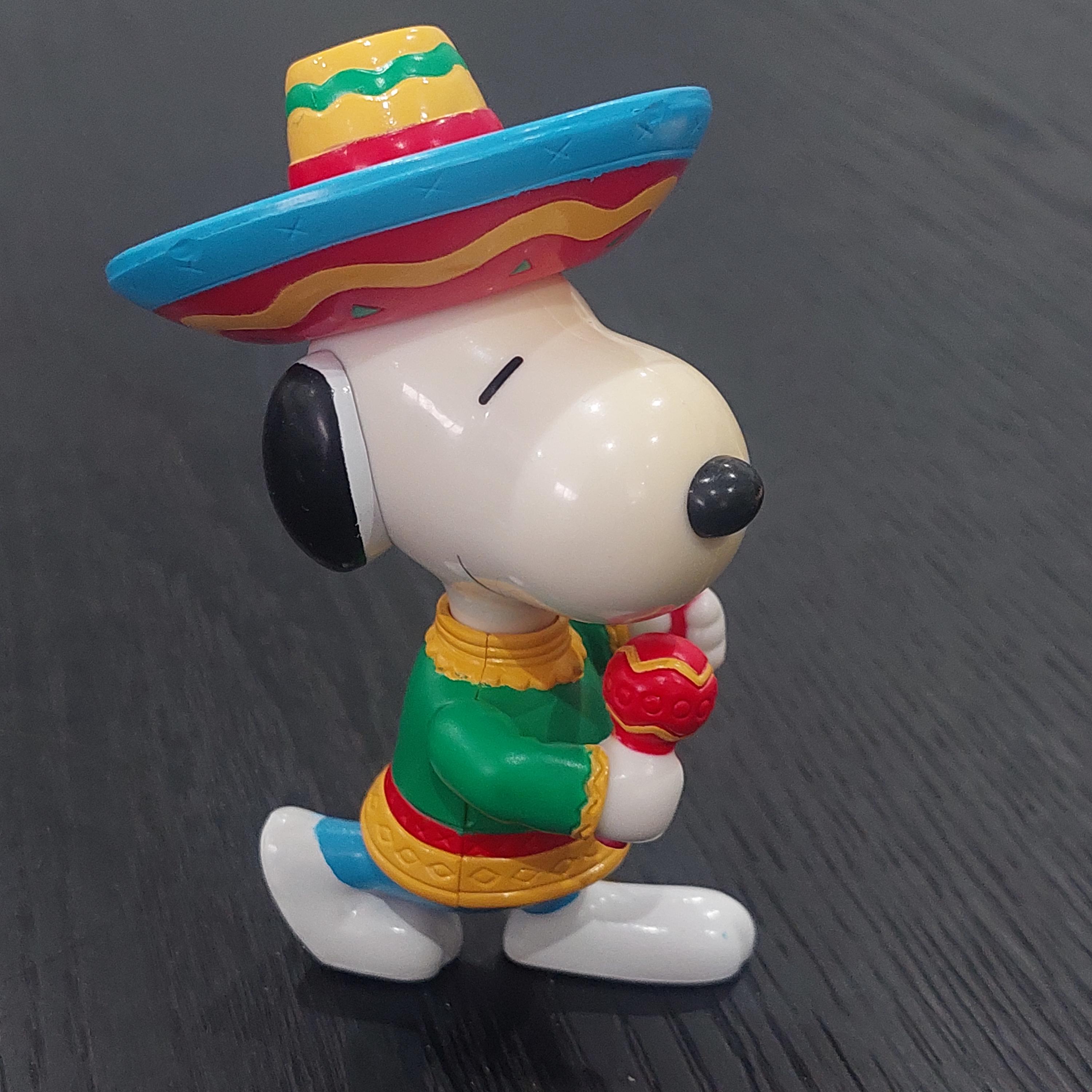 Vintage Snoopy World Tour Toys: 1999 Mcdonalds Happy Meal Figures