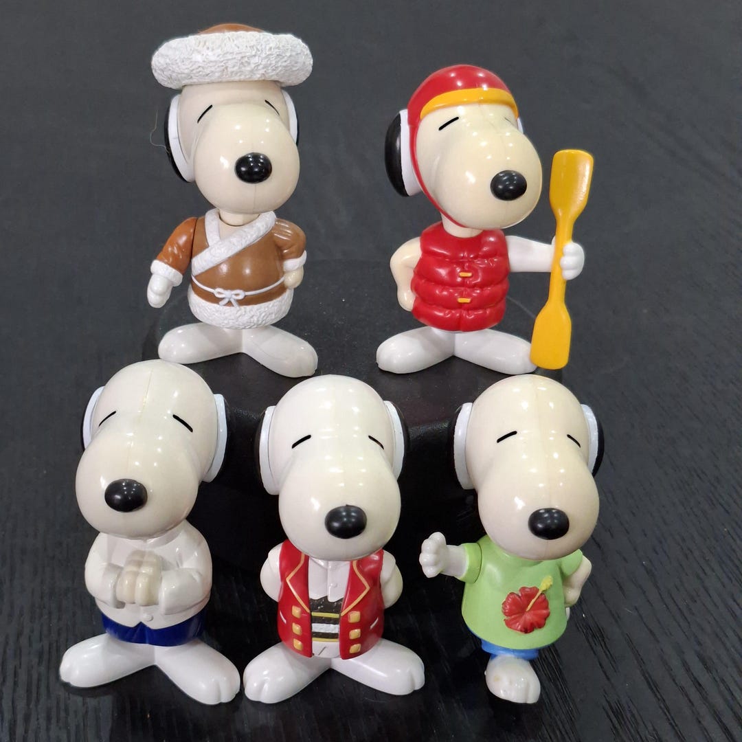 Vintage Snoopy World Tour Toys: 1999 Mcdonalds Happy Meal Figures
