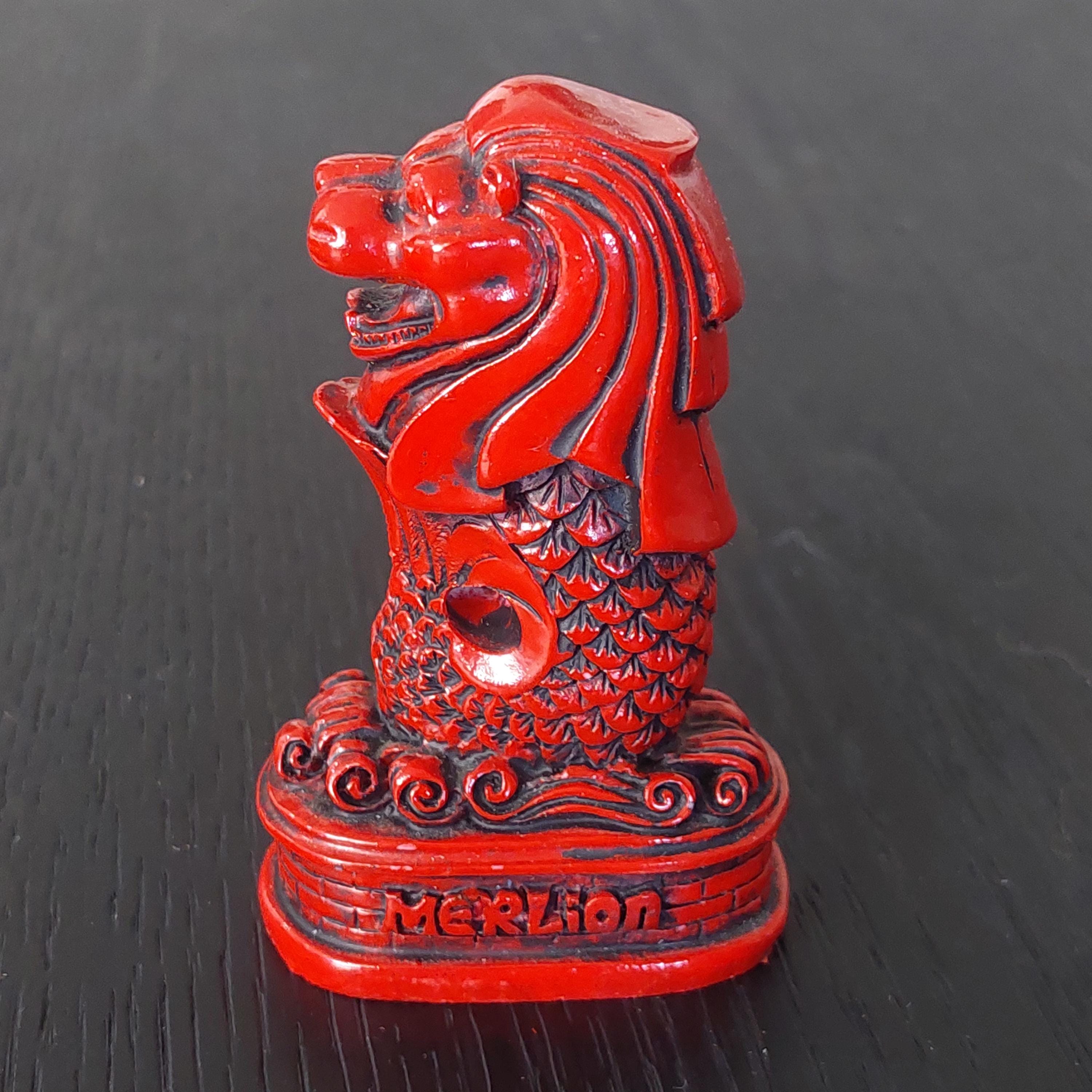 ヴィンテージの赤い彫刻が施されたシンガポールのマーライオン - Etsy 日本