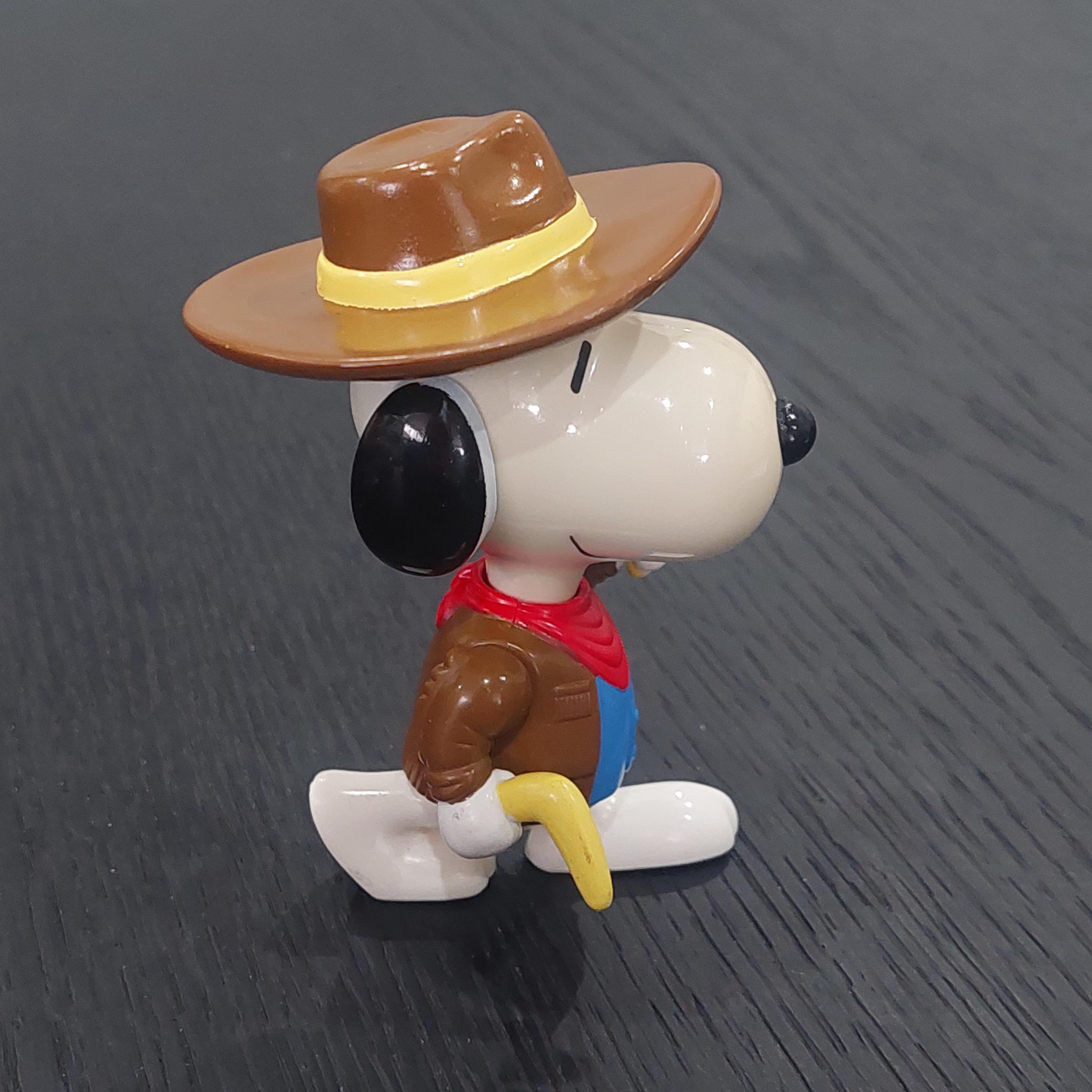 Vintage Snoopy World Tour Toys: 1999 Mcdonalds Happy Meal Figures