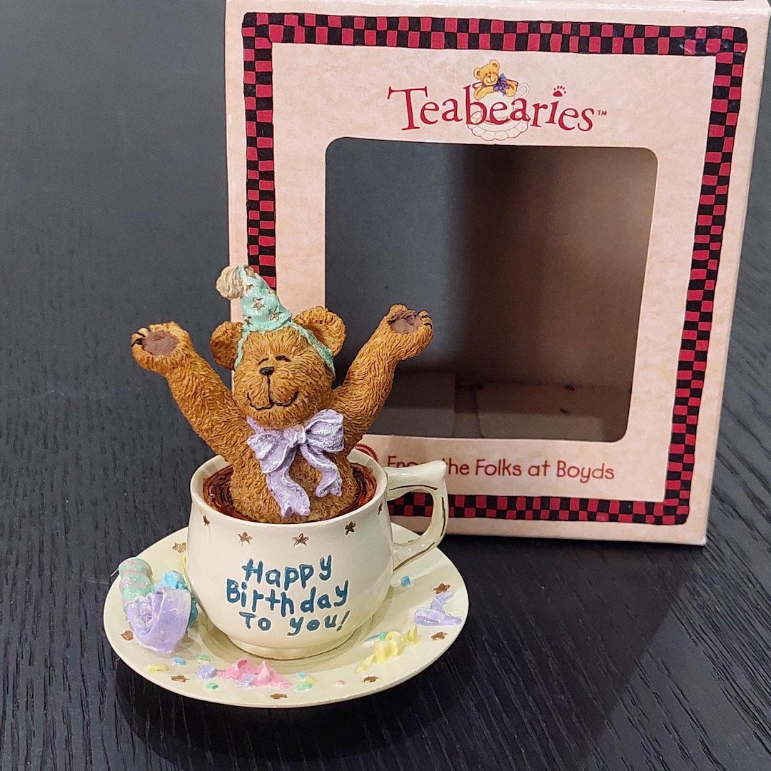 Vintage 2002, Boyd's Collection Teabearies “happy Birthday to You