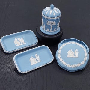 Vintage 1970&#39;s Blue Wedgwood Jasperware Jar, Trinket Box and Trays, made in England