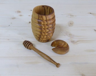 Olive Wood Honey Pot, Stylish and Functional Bee Hive Shaped Honey Pot / Jar, Perfect for Preserving the Natural Flavor of Honey