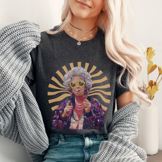 The Nanny Grandma Yetta Rosenberg Shirt, Funny Women T-shirt, Gift for her, Vintage Shirt, 90s Shirt, La Niñera Abuela Yetta Camiseta