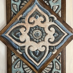 Sottopentola in legno e piastrelle di ceramica, fatto a mano, vassoio da portata, sottopentola, floreale, rustico, arredamento vintage