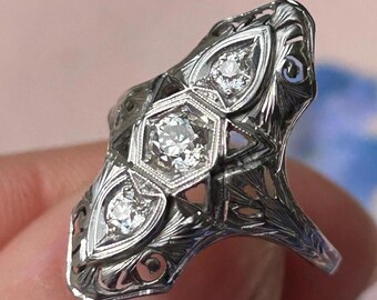 18k 750 Solid White Gold Filigree Antique Edwardian/ Art Deco 3 diamond ring size 6