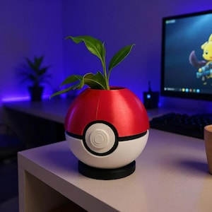 3D-geprinte pokeball-planter: geeky gamer-bureaudecor