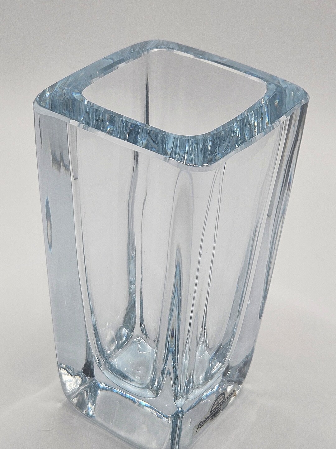 Strombergshyttan Sweden Crystal  Vase、花器 Strombergshyttan Sweden Triangular Crystal Vase Etched