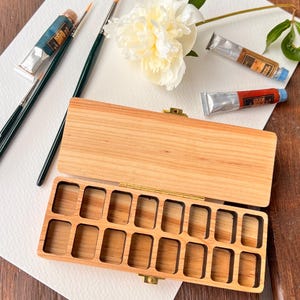 Handmade Wooden Watercolor Palette: 16 Slot Paint Storage, Plein Air & Studio