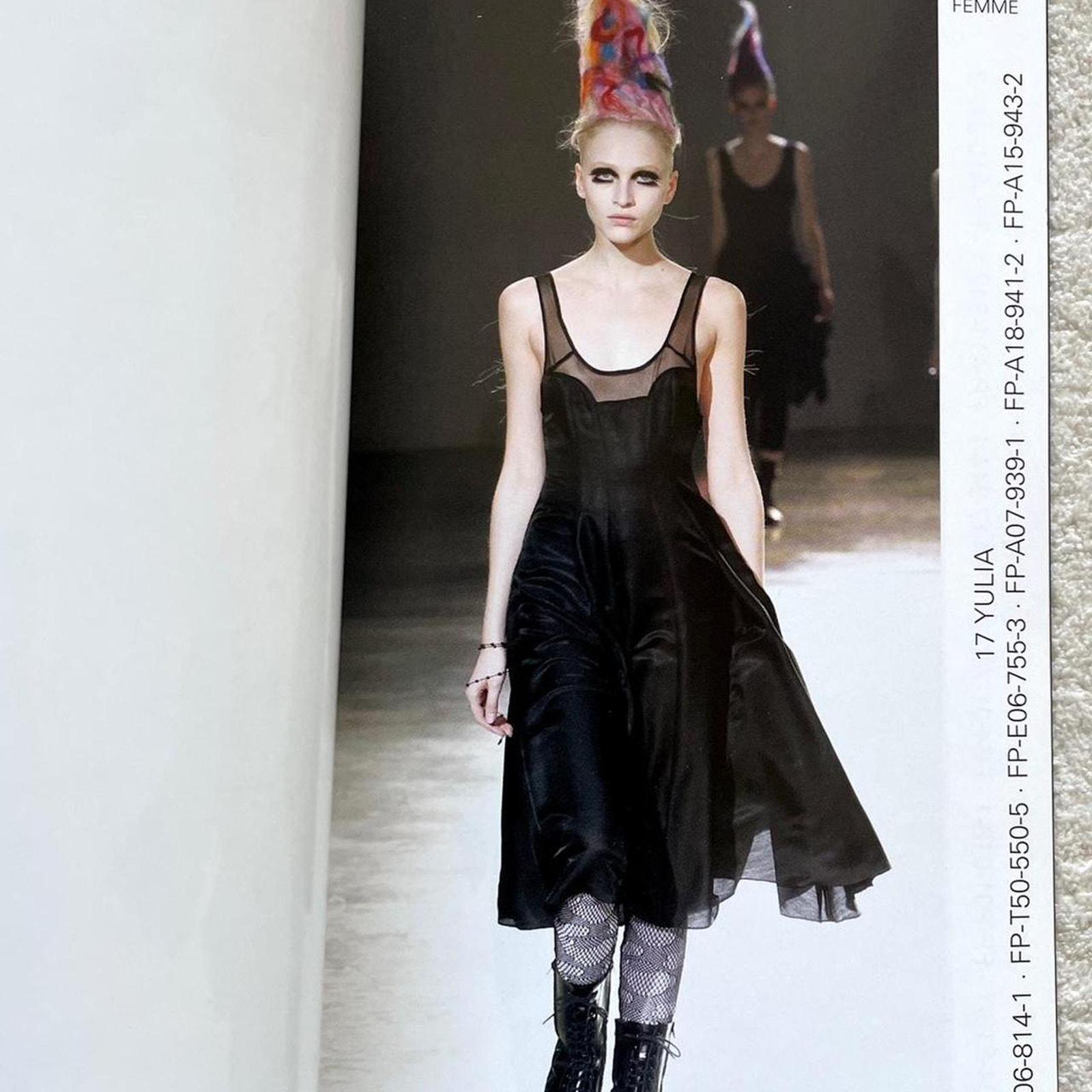 Yohji Yamamoto FEMME 2000秋冬 Lookbook 996498112.jpg