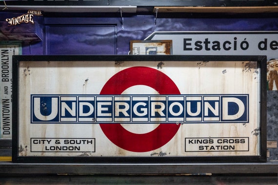 London Underground　ポスター Replica of Vintage London Underground Poster - Underground