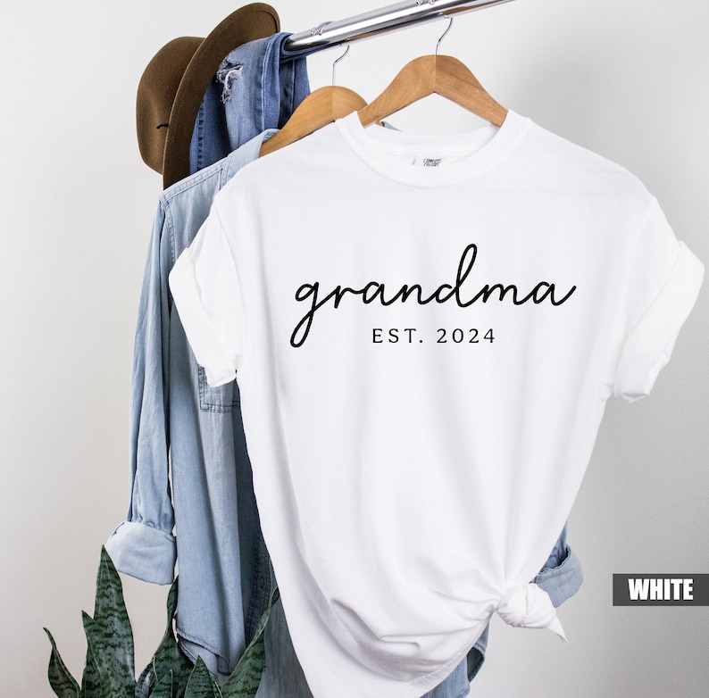Custom Comfort Colors® Grandma Shirt, Mothers Day Gift, Gift for Grandmother, Nana Tee, Grandma Est Date Tshirt, Mommy Shirt, Mimi Shirt image 5