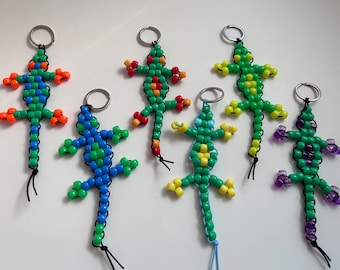 Llavero lagarto con cuentas