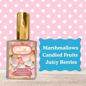 Puede incluir: Un juego de tres tazas de cerámica con un acabado mate moteado. Las tazas son de color crema, gris claro y gris oscuro. Cada taza tiene un diseño simple y minimalista.