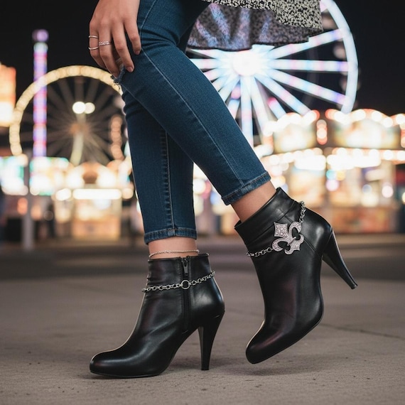 Fleur De Lis Boot Chain Bracelet: Silver Metal Western Jewelry