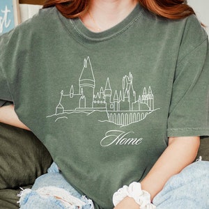 Magic Castle Sweatshirt Book shirt Universal Shirt Wizard School Shirt Theme Park Potter Shirts HP Tee Book Lover Gift for Readers Potter t