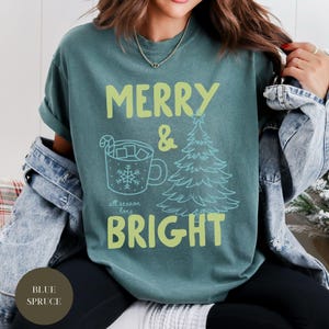 Camiseta navideña retro Merry & Bright Comfort Colors, camiseta navideña de moda, camiseta gráfica acogedora de invierno