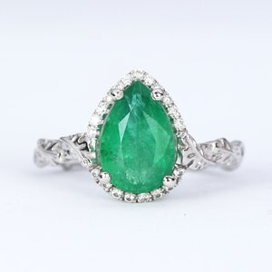 Vintage Pear Cut Boho Emerald Ring, Natural Emerald Leaves Engagement Ring, Vintage Nature Inspired Leaf Anniversary Ring