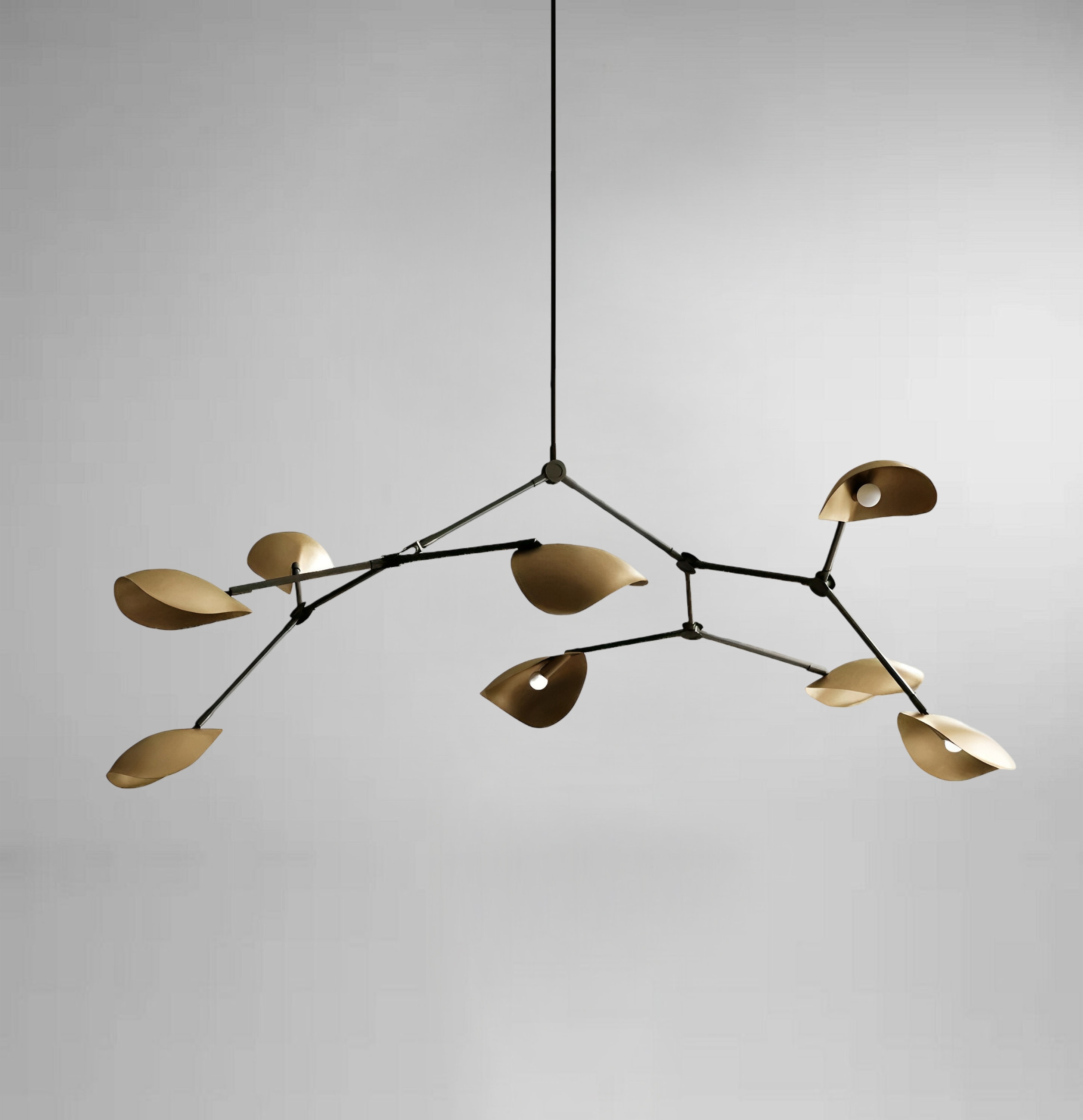 スティルノヴォスタイルの真鍮製ディスクシャンデリア：ミッド