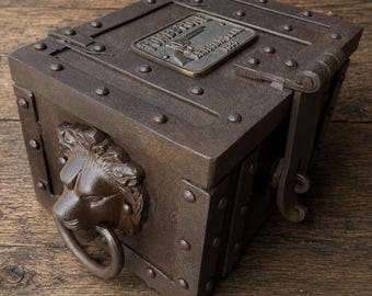 Distressed Vintage Green Metal Box With Key No Locking Decorative