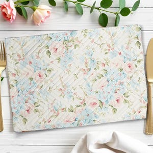 Shabby Chic Floral Quilted Placemat, Wildflower Rose Table Decor, Farmhouse Style, Cottage Kitchen Home Decor Gift, Elegant Dining