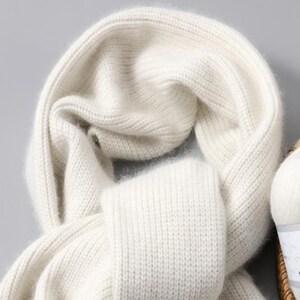 Light white scarf comfortable soft warmth strong knitting material soft waxy high