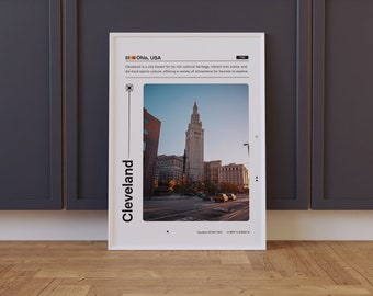 Puede incluir: Un póster enmarcado blanco con una foto de un horizonte urbano. El póster tiene el texto "Cleveland, Ohio, USA" y una descripción de la ciudad.