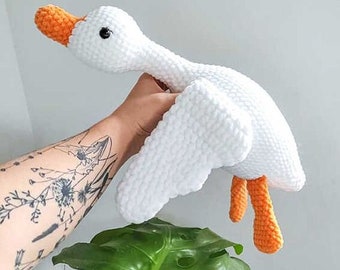 Crochet Goose Amigurumi Pattern, 18-inch Huggable Plush Toy (PDF Pattern)