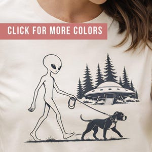 Camiseta de Pitbull Caminando con Alienígenas / Camiseta de Perro OVNI de Ciencia Ficción, Regalo para Amantes de los Pitbulls