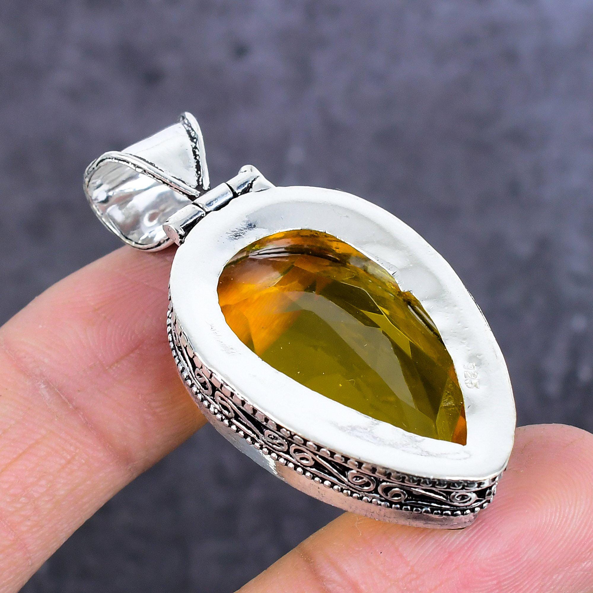Pendentif Pierre Citrine Forme Poire - Jaune Clair - Plaqué Or - Occasion Bon état